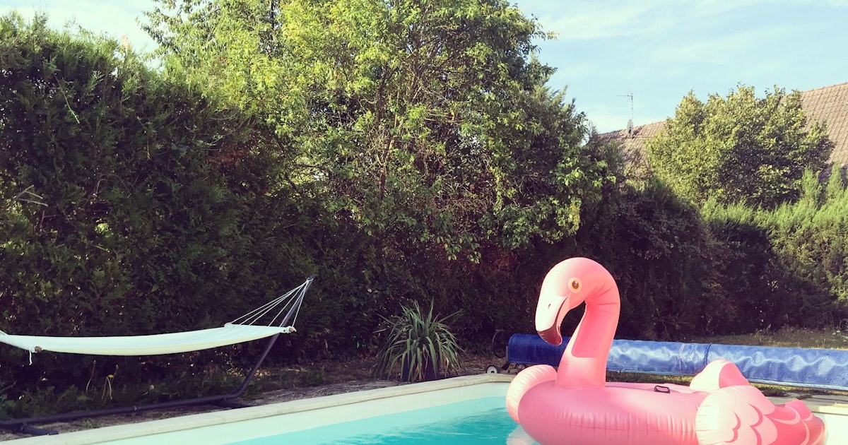 SUPERHOST Grande piscine avec terrasse jardin et barbecue SUPERHOST Grande piscine avec terrasse jardin et barbecue