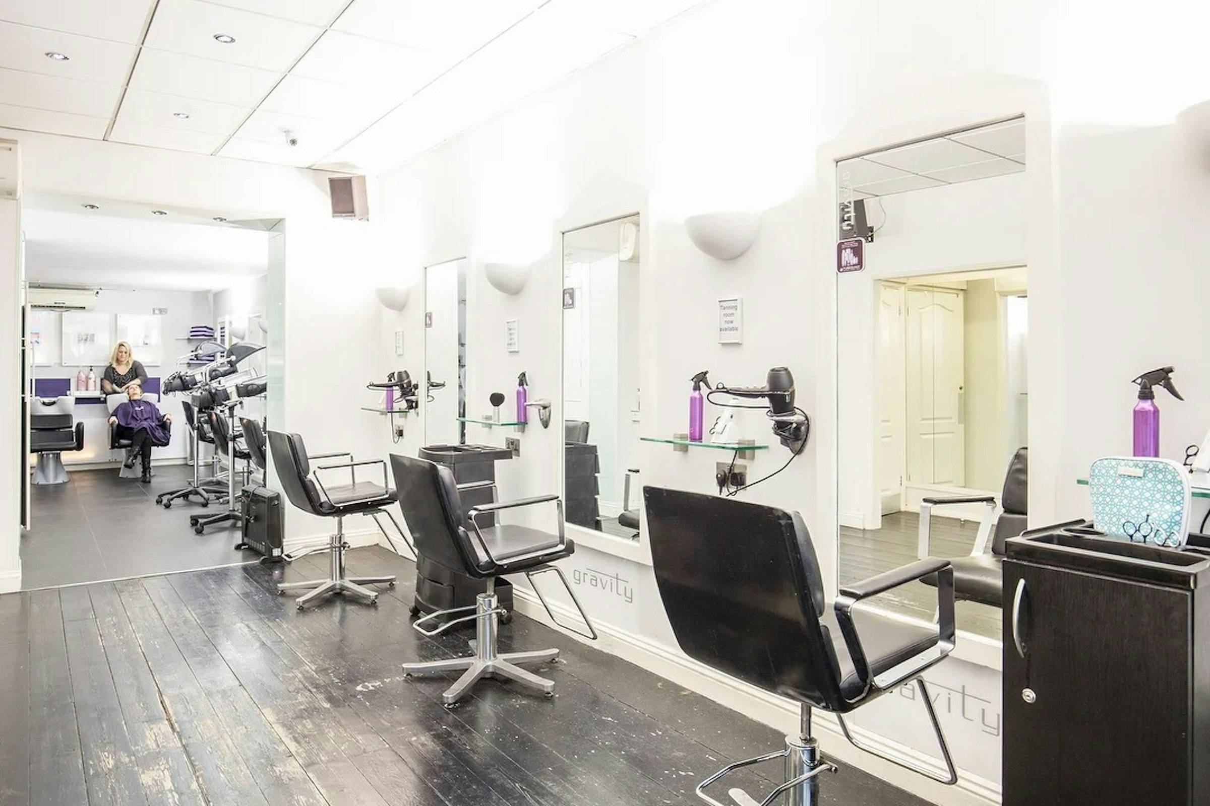 Chair to rent in London Salon