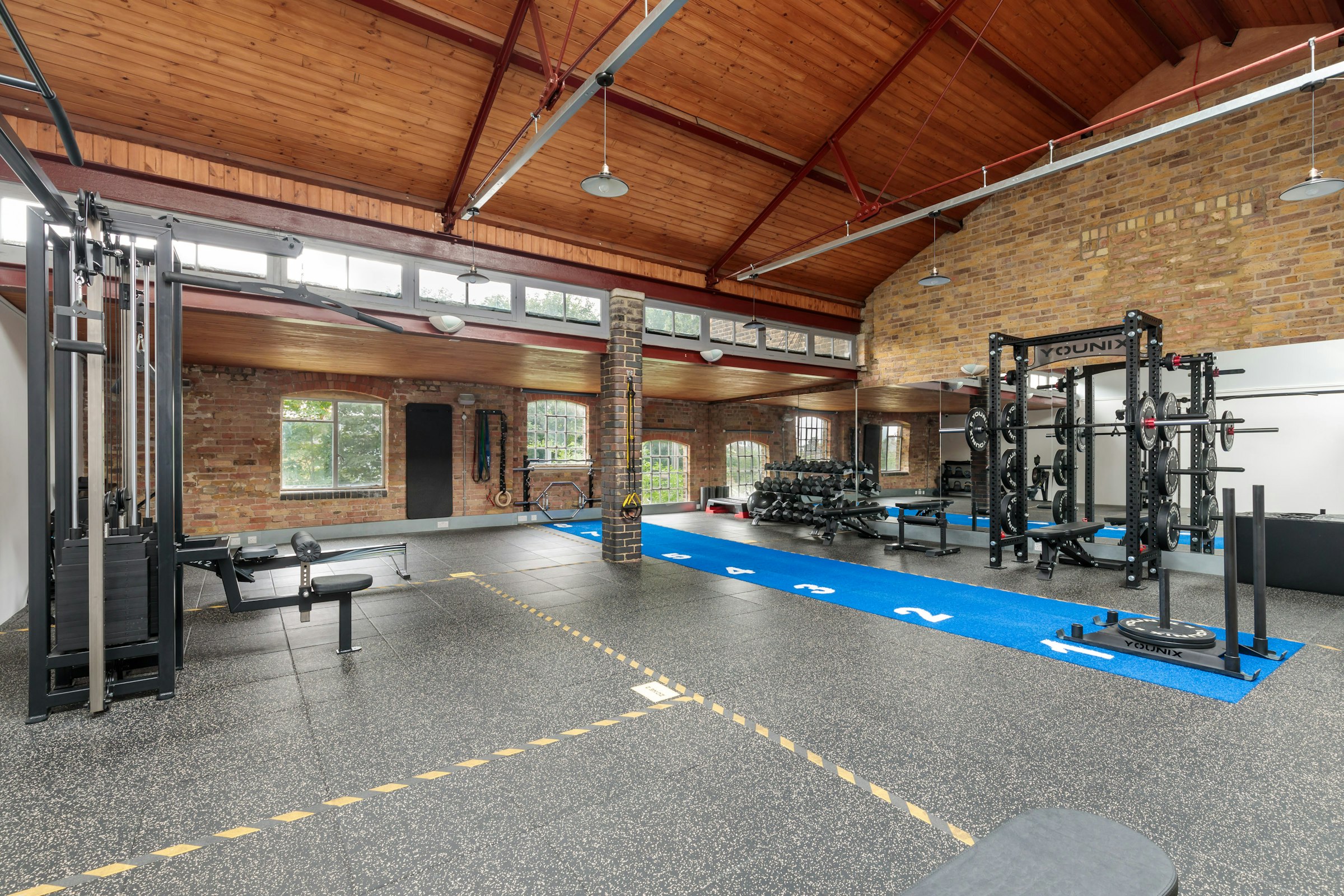 Loft-style gym to rent