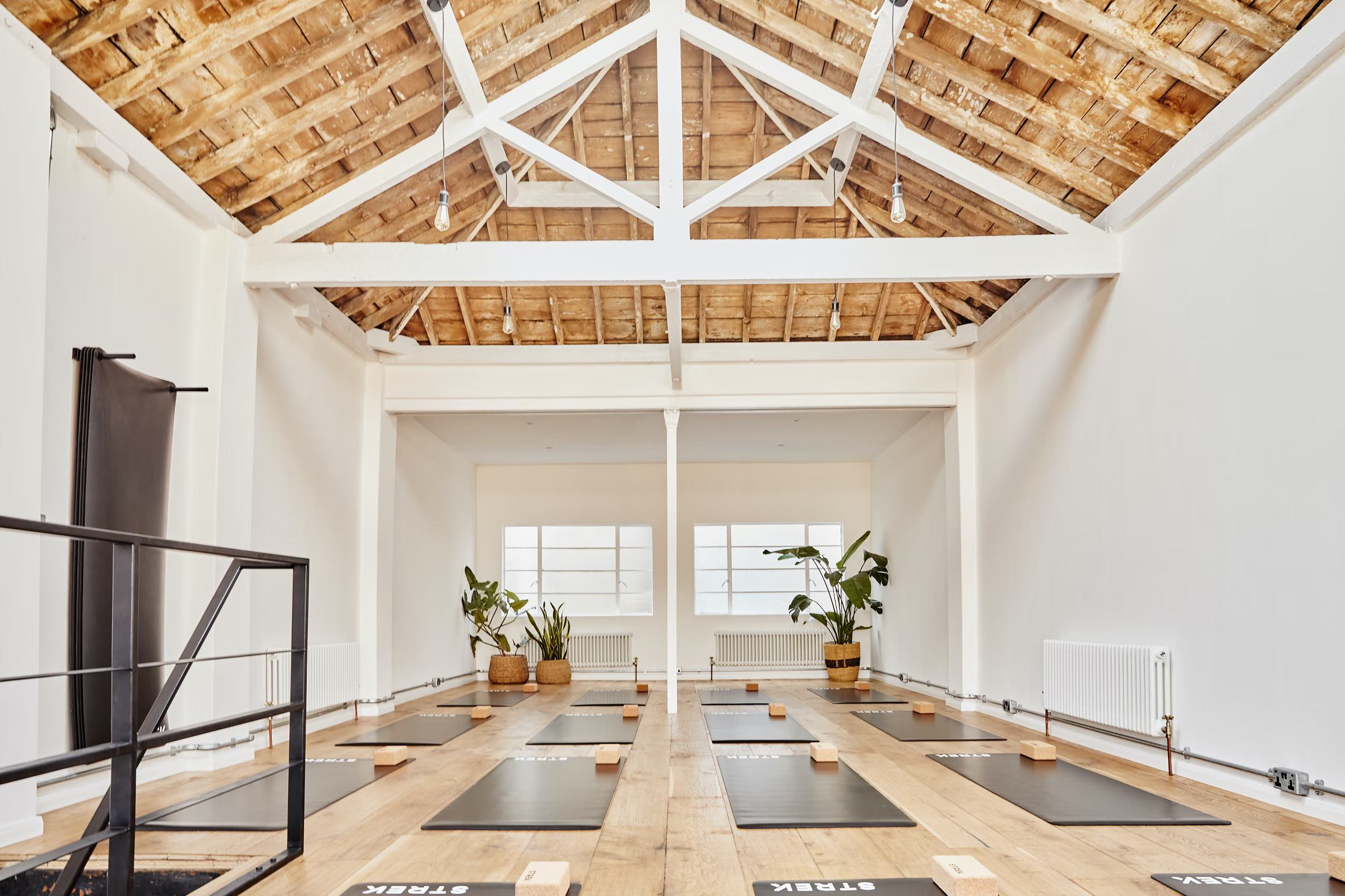 Tranquil yoga studio to rent