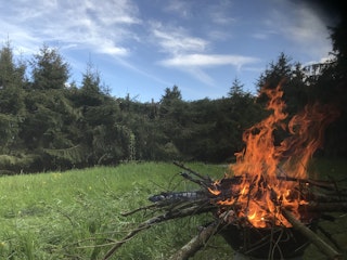 Feuerstelle im Camp