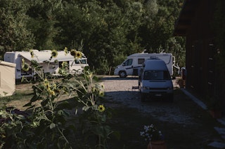 Emplacements pour caravanes et camping-cars