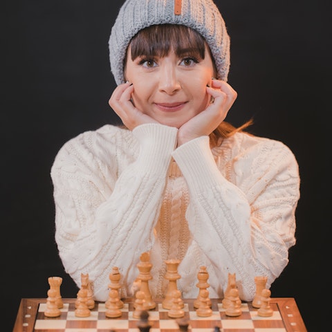 Learn ,chess.chess,chess.poker, with Knarik M | Amphy